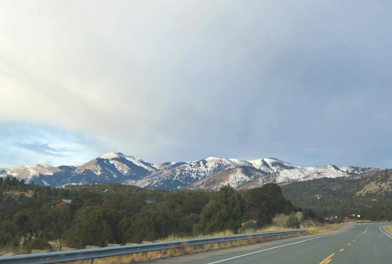 Huge Ruidoso Retreat With Game Room, Pool, 2 Balconies, 2 Kitchens - Sleeps 17! Eksteriør bilde
